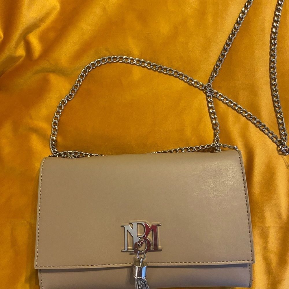 Badgley Mischka crossbody purse bag nude
